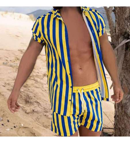 Conjunto Masculino de Praia Listrado com Bermuda e Camisa
