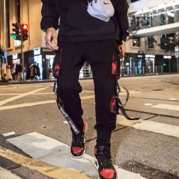 Calça Street Jogger Preta com Vermelho Masculina Bolsos Grandes SantoGato