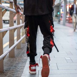Calça Street Jogger Preta com Vermelho Masculina Bolsos Grandes SantoGato