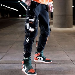 Calça Básica Jogger Streetwear Masculina com Bolsos Cargo TechWear SantoGato