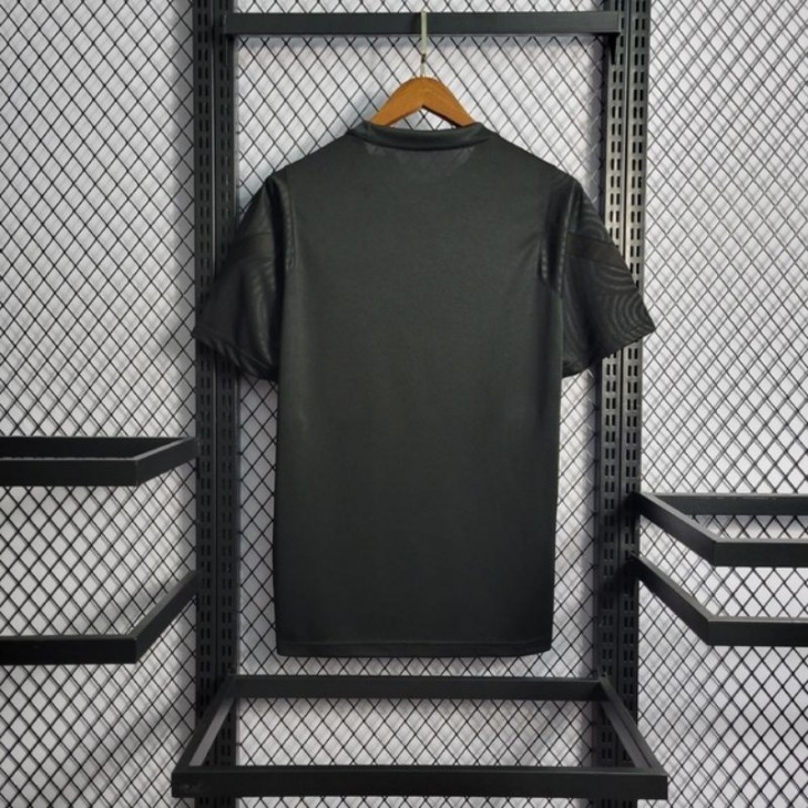 https://santogato.com/7213-large_default/camiseta-do-brasil-preta-dri-fit-tecido-liso-minimalista.jpg